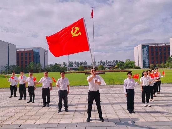 90后为什么都不愿意讨好领导了?